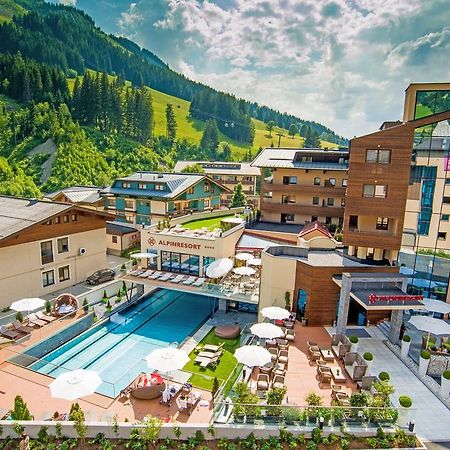 Alpinresort Valsaa - Sport & Spa Saalbach Exterior foto