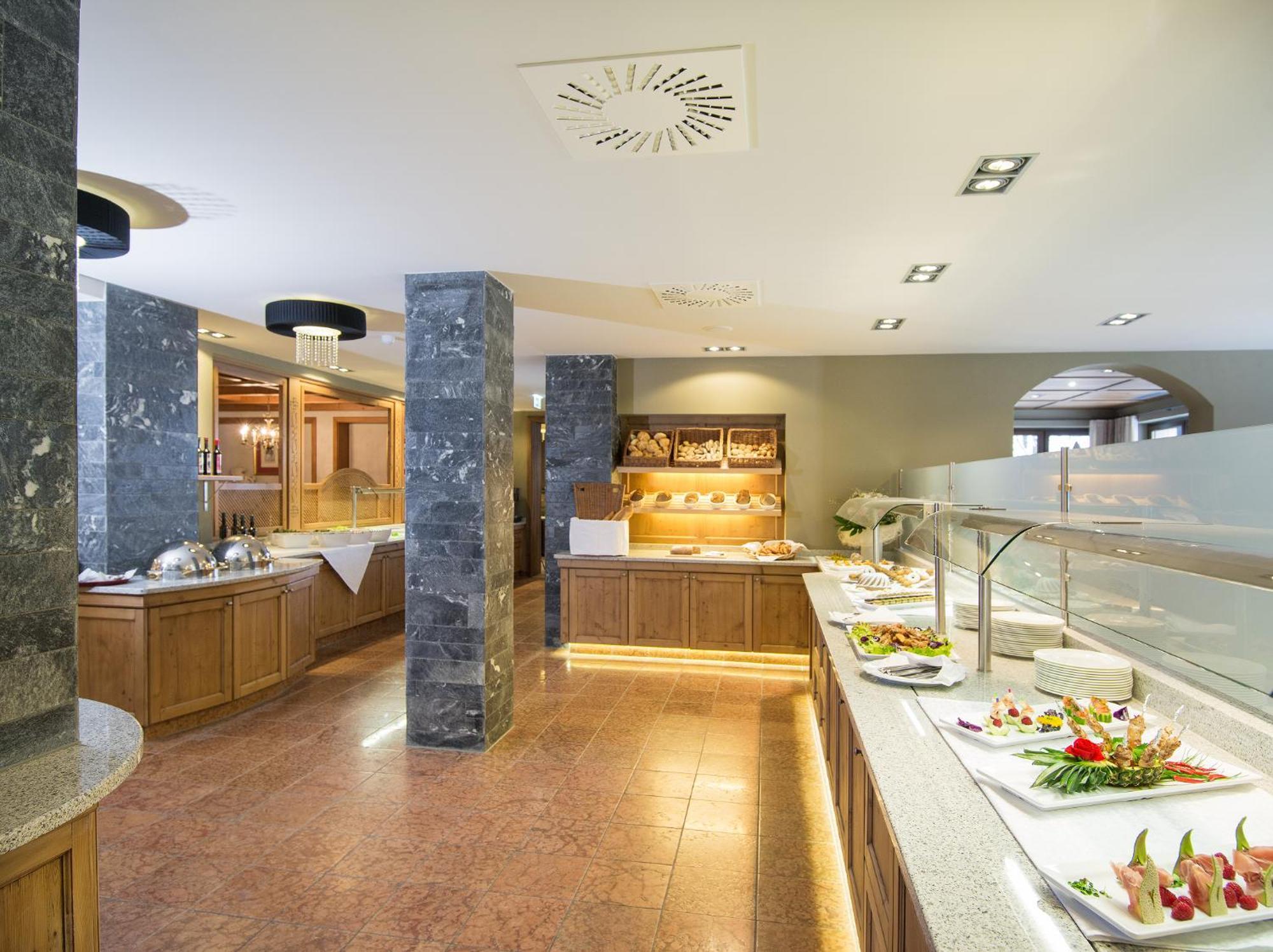 Alpinresort Valsaa - Sport & Spa Saalbach Exterior foto